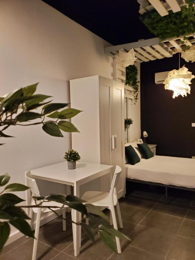 Small And Cozy Rooms - G Valencia Buitenkant foto
