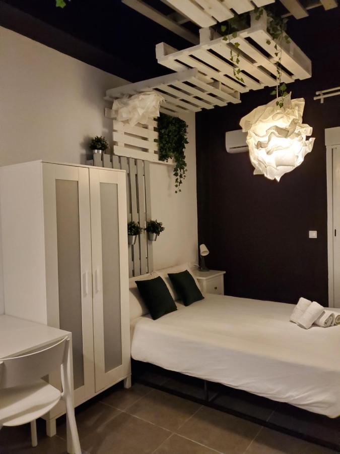 Small And Cozy Rooms - G Valencia Buitenkant foto