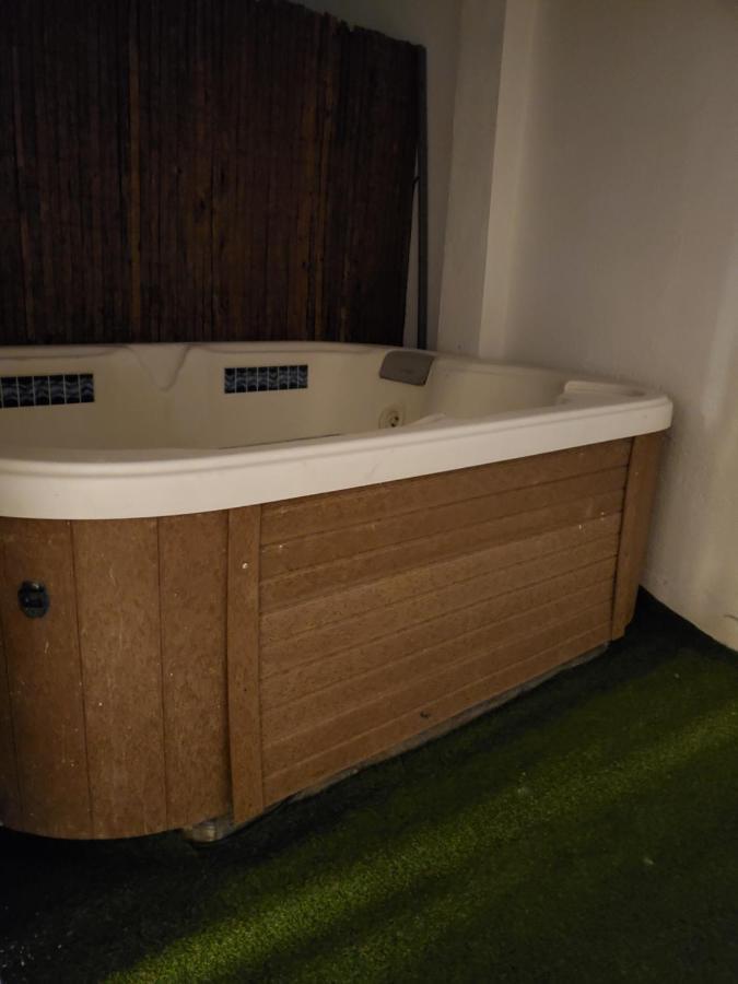 Small And Cozy Rooms - G Valencia Buitenkant foto